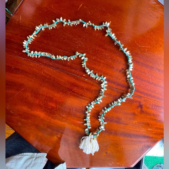 ROLLER RABBIT tasseled necklace. Gold toned leaves on turquoise cords. - Picture 4 of 4
